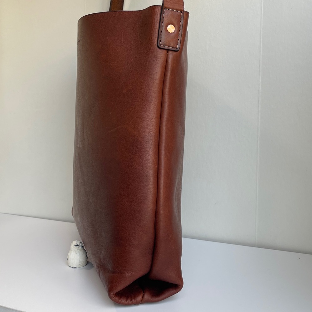 Paterson Salisbury Full Grain New Zealand Tasman Cow Leather Bucket Bag - Picture 9 of 16
